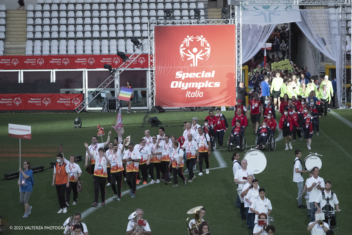 _DSF5281.jpg - 5/06/2022. Torino. Si sono aperti ufficialmente i XXXVII Giochi Nazionali Estivi Special Olympics di Torino 2022, la piÃ¹ grande manifestazione sportiva dedicata a persone con disabilitÃ  intellettive mai realizzata in Italia con 3000 atleti e 20 discipline sportive. Nella foto sfilata delle varie delegazioni di atleti