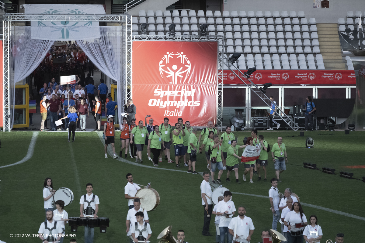 _DSF5331.jpg - 5/06/2022. Torino. Si sono aperti ufficialmente i XXXVII Giochi Nazionali Estivi Special Olympics di Torino 2022, la piÃ¹ grande manifestazione sportiva dedicata a persone con disabilitÃ  intellettive mai realizzata in Italia con 3000 atleti e 20 discipline sportive. Nella foto sfilata delle varie delegazioni di atleti