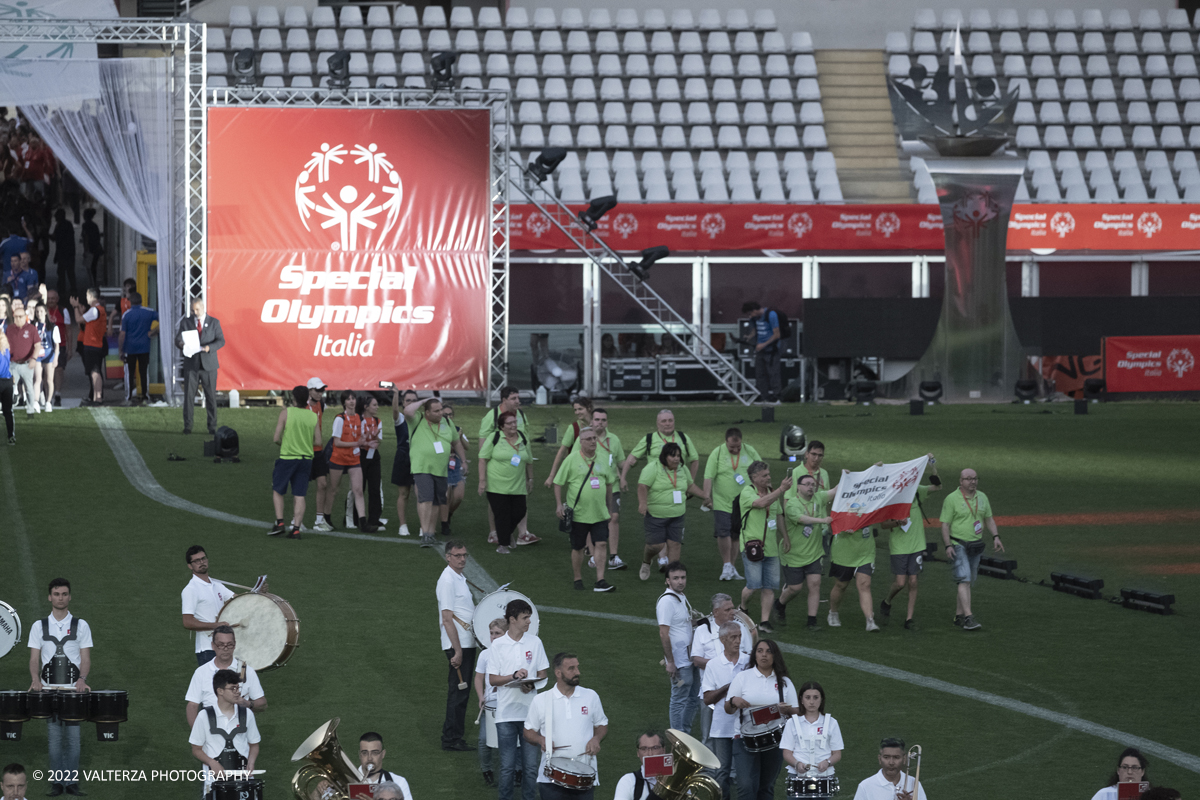 _DSF5339.jpg - 5/06/2022. Torino. Si sono aperti ufficialmente i XXXVII Giochi Nazionali Estivi Special Olympics di Torino 2022, la piÃ¹ grande manifestazione sportiva dedicata a persone con disabilitÃ  intellettive mai realizzata in Italia con 3000 atleti e 20 discipline sportive. Nella foto sfilata delle varie delegazioni di atleti