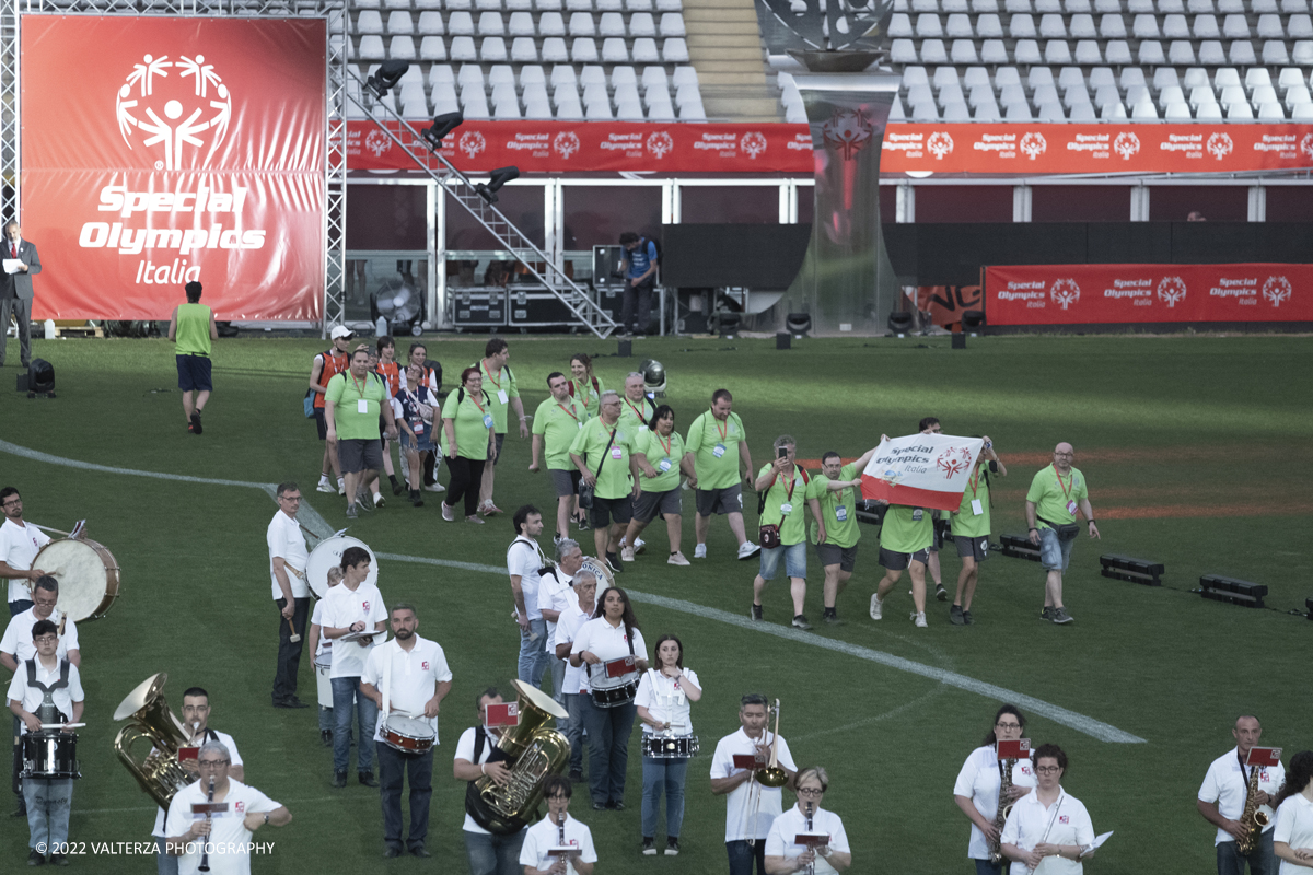 _DSF5343.jpg - 5/06/2022. Torino. Si sono aperti ufficialmente i XXXVII Giochi Nazionali Estivi Special Olympics di Torino 2022, la piÃ¹ grande manifestazione sportiva dedicata a persone con disabilitÃ  intellettive mai realizzata in Italia con 3000 atleti e 20 discipline sportive. Nella foto sfilata delle varie delegazioni di atleti