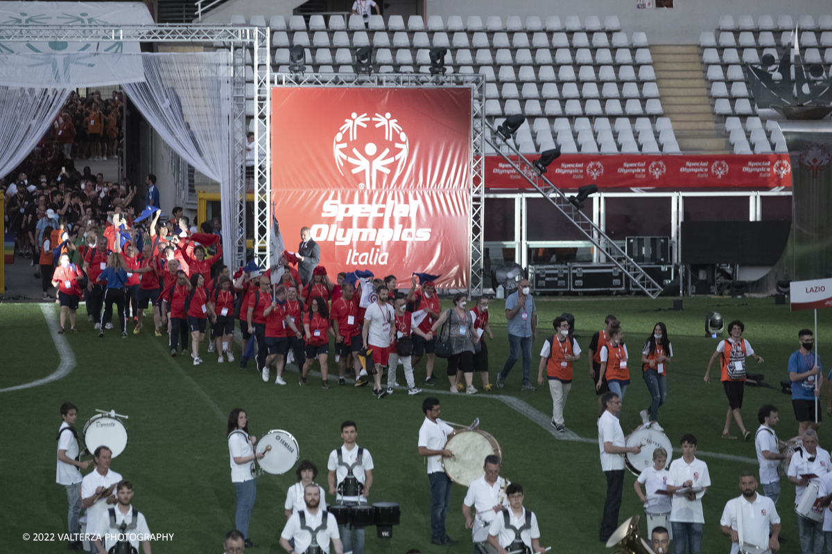 _DSF5392.jpg - 5/06/2022. Torino. Si sono aperti ufficialmente i XXXVII Giochi Nazionali Estivi Special Olympics di Torino 2022, la piÃ¹ grande manifestazione sportiva dedicata a persone con disabilitÃ  intellettive mai realizzata in Italia con 3000 atleti e 20 discipline sportive. Nella foto sfilata delle varie delegazioni di atleti