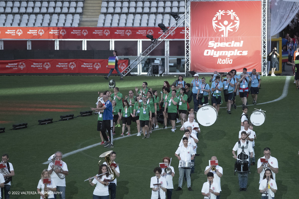 _DSF5401.jpg - 5/06/2022. Torino. Si sono aperti ufficialmente i XXXVII Giochi Nazionali Estivi Special Olympics di Torino 2022, la piÃ¹ grande manifestazione sportiva dedicata a persone con disabilitÃ  intellettive mai realizzata in Italia con 3000 atleti e 20 discipline sportive. Nella foto sfilata delle varie delegazioni di atleti