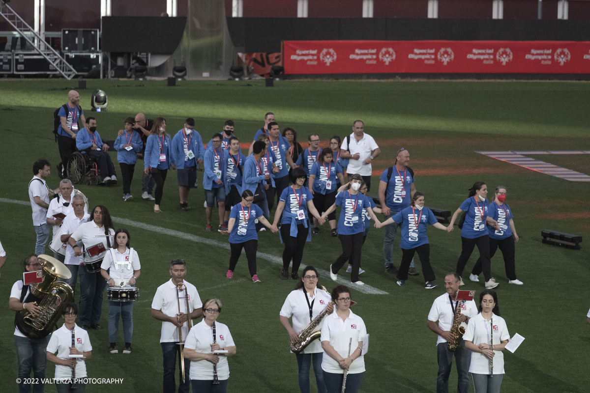 _DSF5473.jpg - 5/06/2022. Torino. Si sono aperti ufficialmente i XXXVII Giochi Nazionali Estivi Special Olympics di Torino 2022, la piÃ¹ grande manifestazione sportiva dedicata a persone con disabilitÃ  intellettive mai realizzata in Italia con 3000 atleti e 20 discipline sportive. Nella foto sfilata delle varie delegazioni di atleti