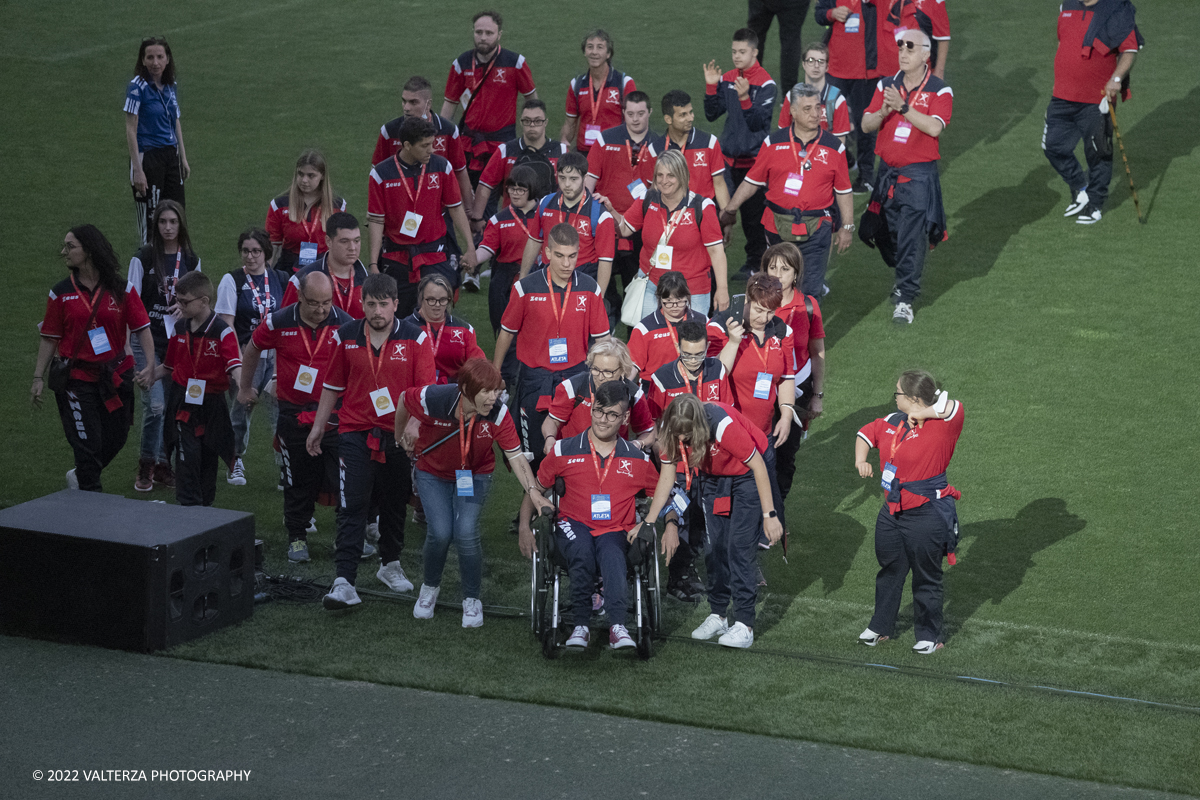 _DSF5528.jpg - 5/06/2022. Torino. Si sono aperti ufficialmente i XXXVII Giochi Nazionali Estivi Special Olympics di Torino 2022, la piÃ¹ grande manifestazione sportiva dedicata a persone con disabilitÃ  intellettive mai realizzata in Italia con 3000 atleti e 20 discipline sportive. Nella foto sfilata delle varie delegazioni di atleti