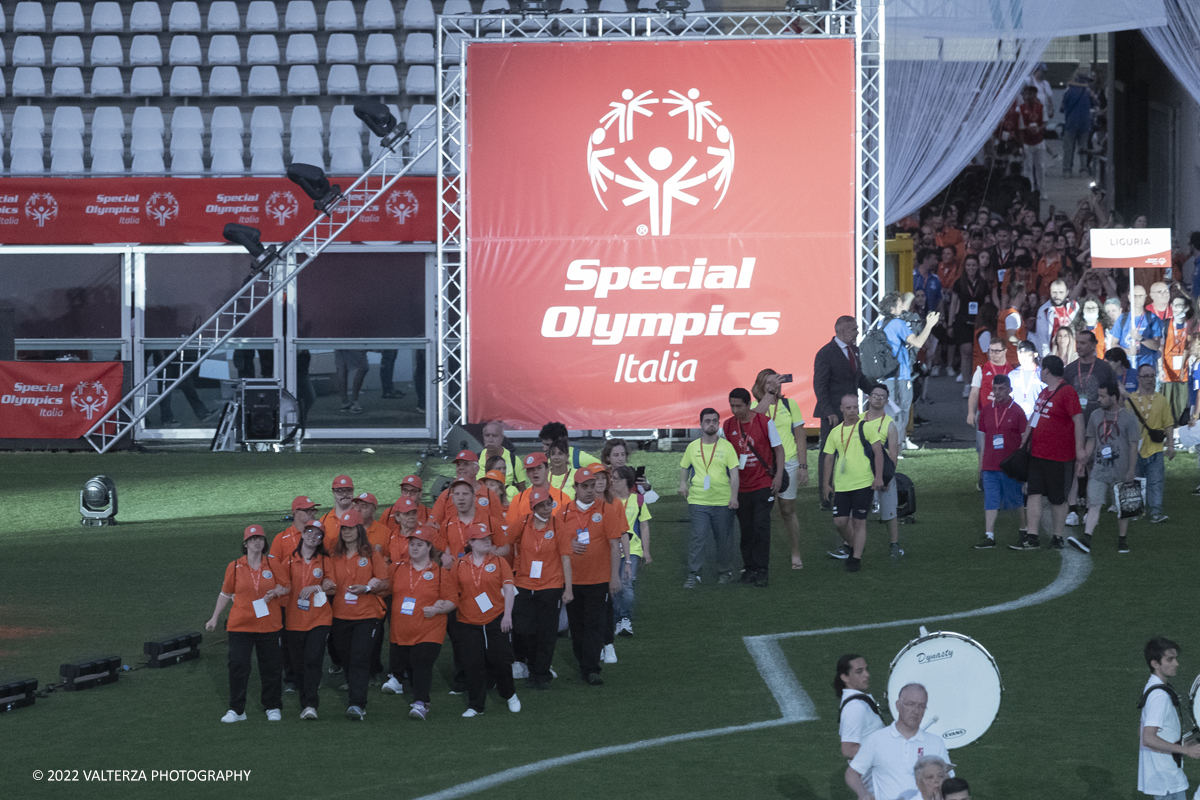 _DSF5591.jpg - 5/06/2022. Torino. Si sono aperti ufficialmente i XXXVII Giochi Nazionali Estivi Special Olympics di Torino 2022, la piÃ¹ grande manifestazione sportiva dedicata a persone con disabilitÃ  intellettive mai realizzata in Italia con 3000 atleti e 20 discipline sportive. Nella foto sfilata delle varie delegazioni di atleti