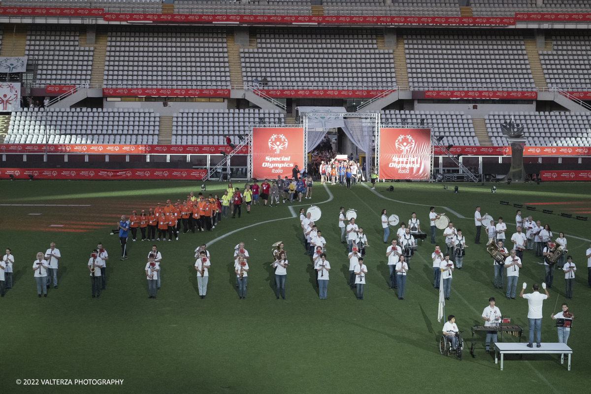 _DSF5597.jpg - 5/06/2022. Torino. Si sono aperti ufficialmente i XXXVII Giochi Nazionali Estivi Special Olympics di Torino 2022, la piÃ¹ grande manifestazione sportiva dedicata a persone con disabilitÃ  intellettive mai realizzata in Italia con 3000 atleti e 20 discipline sportive. Nella foto sfilata delle varie delegazioni di atleti