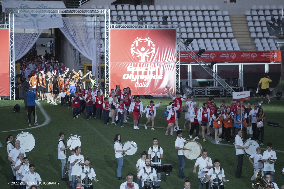 _DSF5630.jpg - 5/06/2022. Torino. Si sono aperti ufficialmente i XXXVII Giochi Nazionali Estivi Special Olympics di Torino 2022, la piÃ¹ grande manifestazione sportiva dedicata a persone con disabilitÃ  intellettive mai realizzata in Italia con 3000 atleti e 20 discipline sportive. Nella foto sfilata delle varie delegazioni di atleti