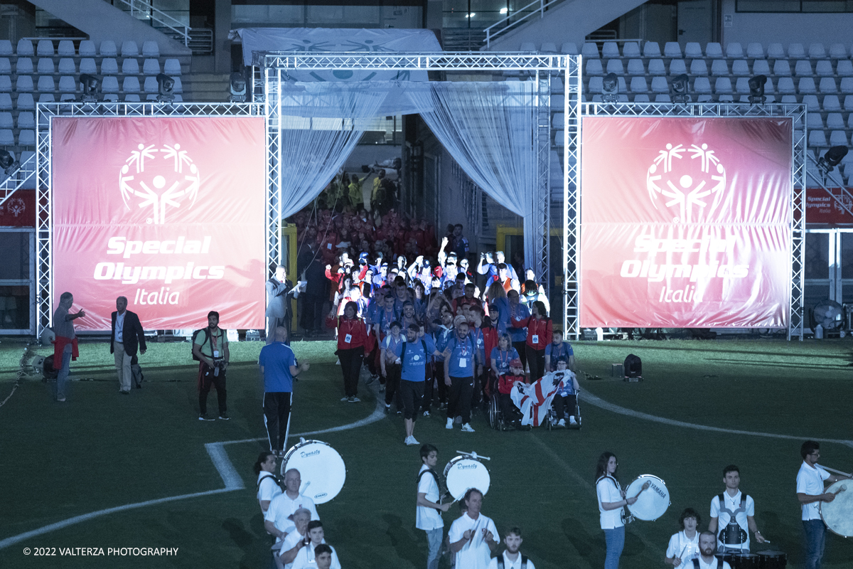 _DSF5927.jpg - 5/06/2022. Torino. Si sono aperti ufficialmente i XXXVII Giochi Nazionali Estivi Special Olympics di Torino 2022, la piÃ¹ grande manifestazione sportiva dedicata a persone con disabilitÃ  intellettive mai realizzata in Italia con 3000 atleti e 20 discipline sportive. Nella foto sfilata delle varie delegazioni di atleti