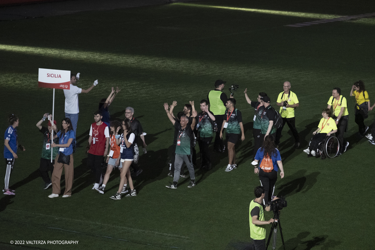 _DSF6001.jpg - 5/06/2022. Torino. Si sono aperti ufficialmente i XXXVII Giochi Nazionali Estivi Special Olympics di Torino 2022, la piÃ¹ grande manifestazione sportiva dedicata a persone con disabilitÃ  intellettive mai realizzata in Italia con 3000 atleti e 20 discipline sportive. Nella foto sfilata delle varie delegazioni di atleti