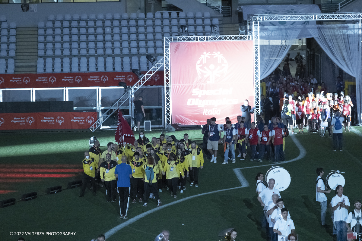 _DSF6032.jpg - 5/06/2022. Torino. Si sono aperti ufficialmente i XXXVII Giochi Nazionali Estivi Special Olympics di Torino 2022, la piÃ¹ grande manifestazione sportiva dedicata a persone con disabilitÃ  intellettive mai realizzata in Italia con 3000 atleti e 20 discipline sportive. Nella foto sfilata delle varie delegazioni di atleti