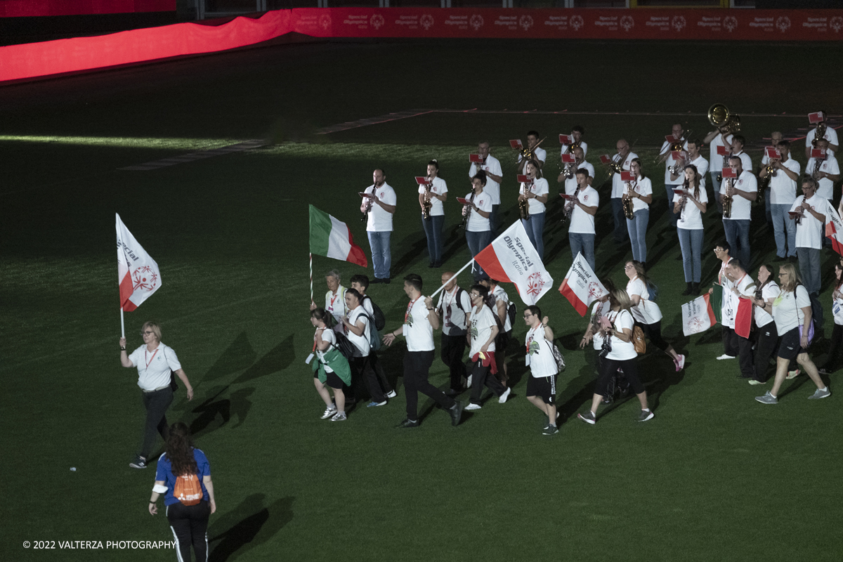 _DSF6176.jpg - 5/06/2022. Torino. Si sono aperti ufficialmente i XXXVII Giochi Nazionali Estivi Special Olympics di Torino 2022, la piÃ¹ grande manifestazione sportiva dedicata a persone con disabilitÃ  intellettive mai realizzata in Italia con 3000 atleti e 20 discipline sportive. Nella foto sfilata delle varie delegazioni di atleti