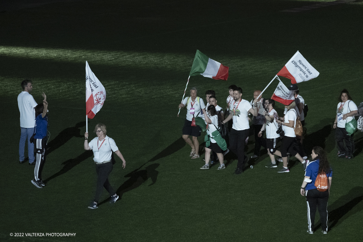 _DSF6186.jpg - 5/06/2022. Torino. Si sono aperti ufficialmente i XXXVII Giochi Nazionali Estivi Special Olympics di Torino 2022, la piÃ¹ grande manifestazione sportiva dedicata a persone con disabilitÃ  intellettive mai realizzata in Italia con 3000 atleti e 20 discipline sportive. Nella foto sfilata delle varie delegazioni di atleti