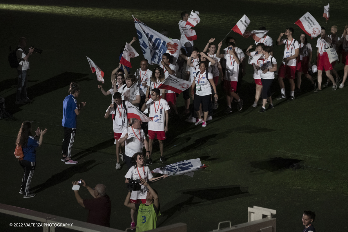 _DSF6349.jpg - 5/06/2022. Torino. Si sono aperti ufficialmente i XXXVII Giochi Nazionali Estivi Special Olympics di Torino 2022, la piÃ¹ grande manifestazione sportiva dedicata a persone con disabilitÃ  intellettive mai realizzata in Italia con 3000 atleti e 20 discipline sportive. Nella foto sfilata delle varie delegazioni di atleti