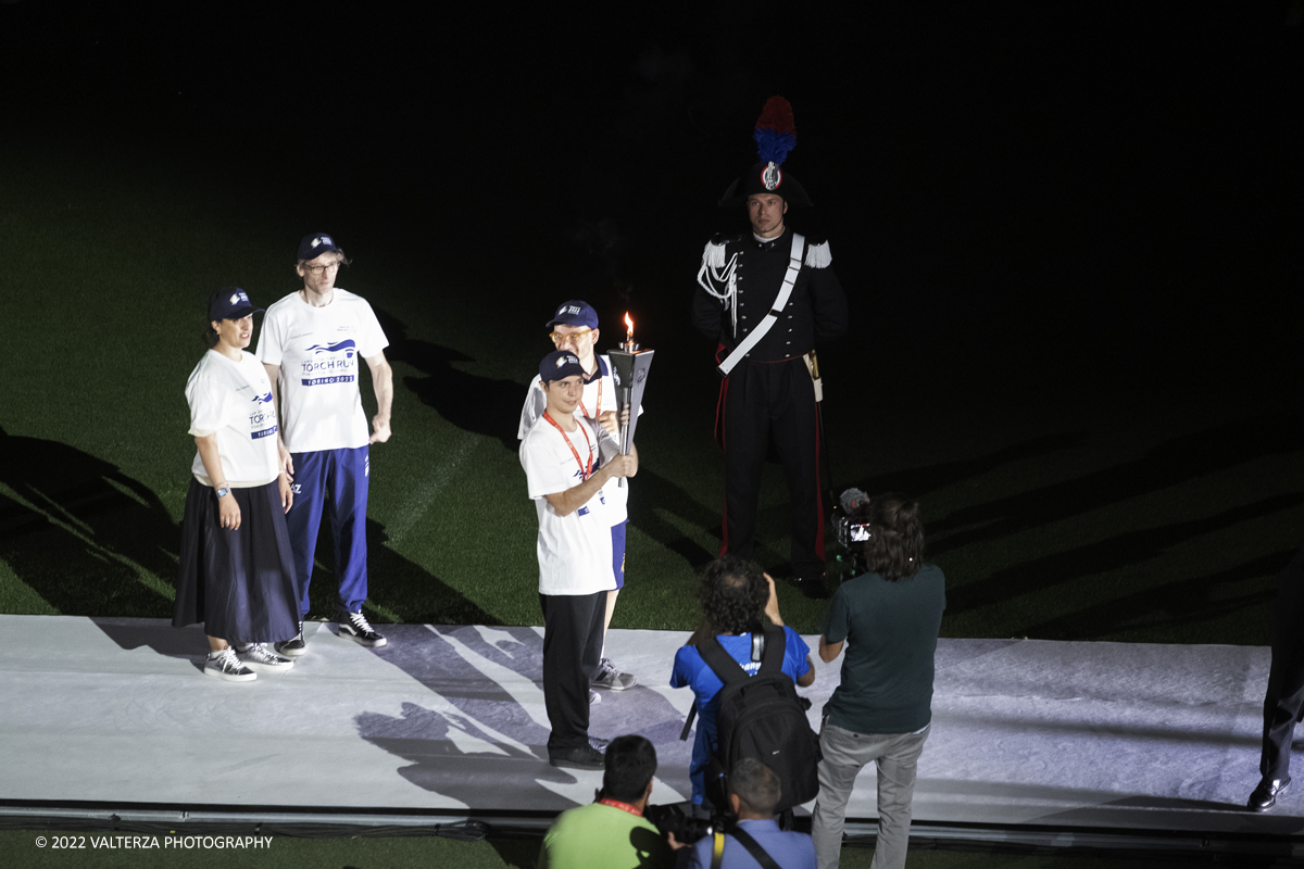 _DSF7106.jpg - 5/06/2022. Torino. Si sono aperti ufficialmente i XXXVII Giochi Nazionali Estivi Special Olympics di Torino 2022, la piÃ¹ grande manifestazione sportiva dedicata a persone con disabilitÃ  intellettive mai realizzata in Italia con 3000 atleti e 20 discipline sportive. Nella foto l'arrivo della torcia olimpica e l'accensione del tripode