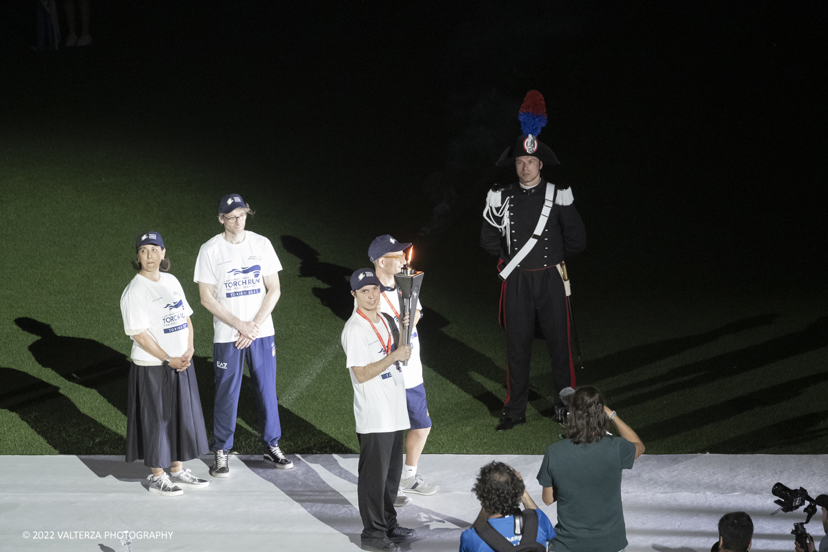 _DSF7127.jpg - 5/06/2022. Torino. Si sono aperti ufficialmente i XXXVII Giochi Nazionali Estivi Special Olympics di Torino 2022, la piÃ¹ grande manifestazione sportiva dedicata a persone con disabilitÃ  intellettive mai realizzata in Italia con 3000 atleti e 20 discipline sportive. Nella foto l'arrivo della torcia olimpica e l'accensione del tripode