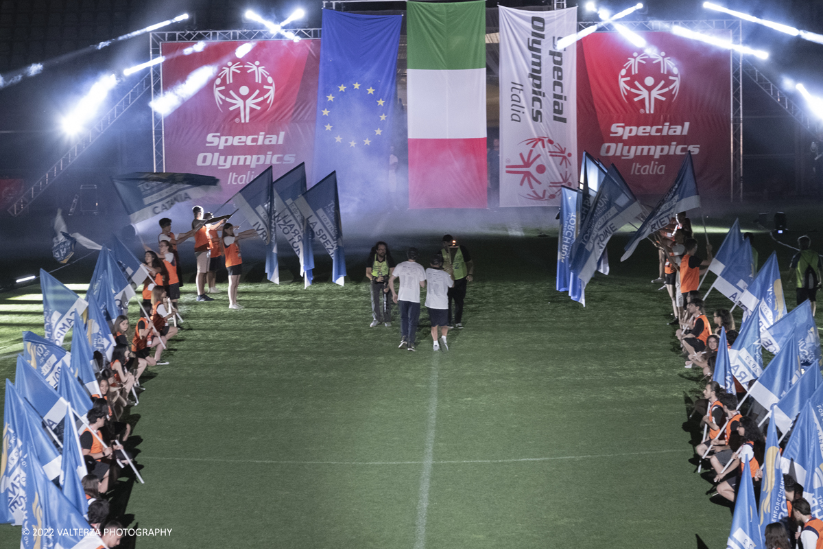 _DSF7238.jpg - 5/06/2022. Torino. Si sono aperti ufficialmente i XXXVII Giochi Nazionali Estivi Special Olympics di Torino 2022, la piÃ¹ grande manifestazione sportiva dedicata a persone con disabilitÃ  intellettive mai realizzata in Italia con 3000 atleti e 20 discipline sportive. Nella foto l'arrivo della torcia olimpica e l'accensione del tripode