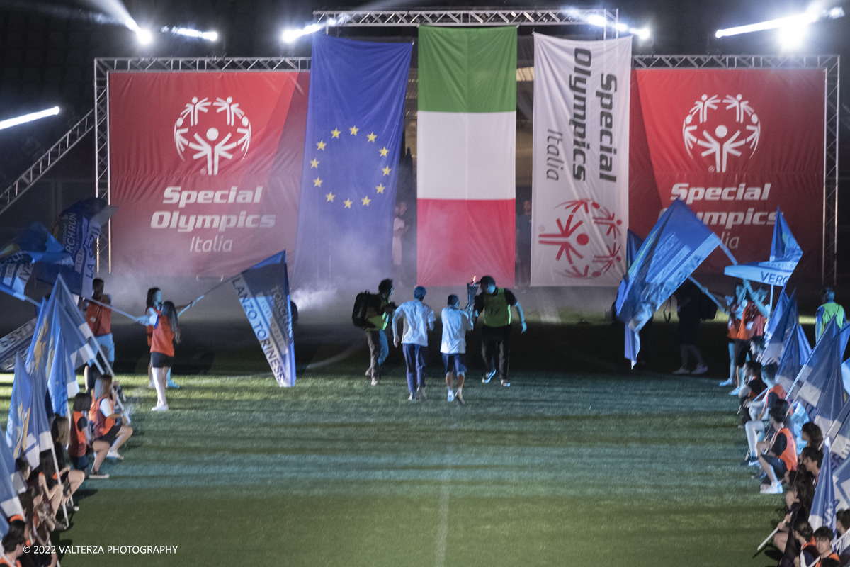 _DSF7245.jpg - 5/06/2022. Torino. Si sono aperti ufficialmente i XXXVII Giochi Nazionali Estivi Special Olympics di Torino 2022, la piÃ¹ grande manifestazione sportiva dedicata a persone con disabilitÃ  intellettive mai realizzata in Italia con 3000 atleti e 20 discipline sportive. Nella foto l'arrivo della torcia olimpica e l'accensione del tripode