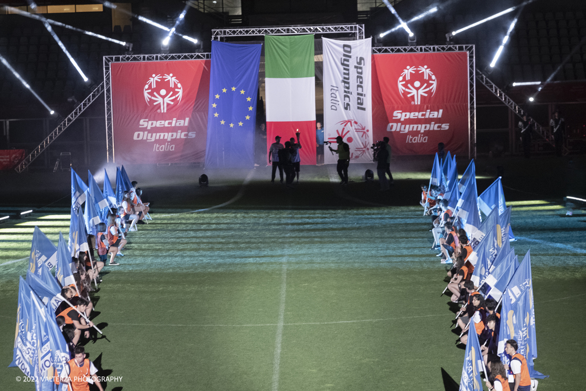 _DSF7256.jpg - 5/06/2022. Torino. Si sono aperti ufficialmente i XXXVII Giochi Nazionali Estivi Special Olympics di Torino 2022, la piÃ¹ grande manifestazione sportiva dedicata a persone con disabilitÃ  intellettive mai realizzata in Italia con 3000 atleti e 20 discipline sportive. Nella foto l'arrivo della torcia olimpica e l'accensione del tripode