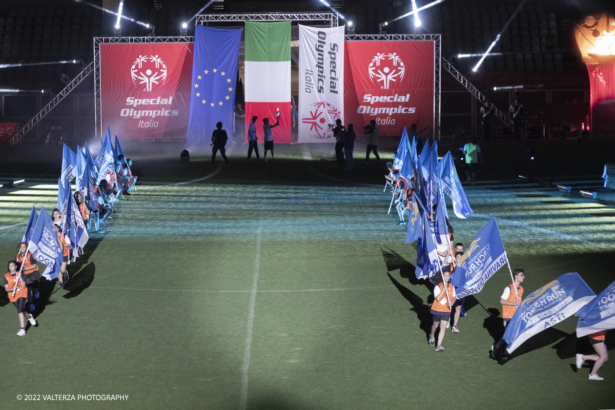 _DSF7266.jpg - 5/06/2022. Torino. Si sono aperti ufficialmente i XXXVII Giochi Nazionali Estivi Special Olympics di Torino 2022, la piÃ¹ grande manifestazione sportiva dedicata a persone con disabilitÃ  intellettive mai realizzata in Italia con 3000 atleti e 20 discipline sportive. Nella foto l'arrivo della torcia olimpica e l'accensione del tripode