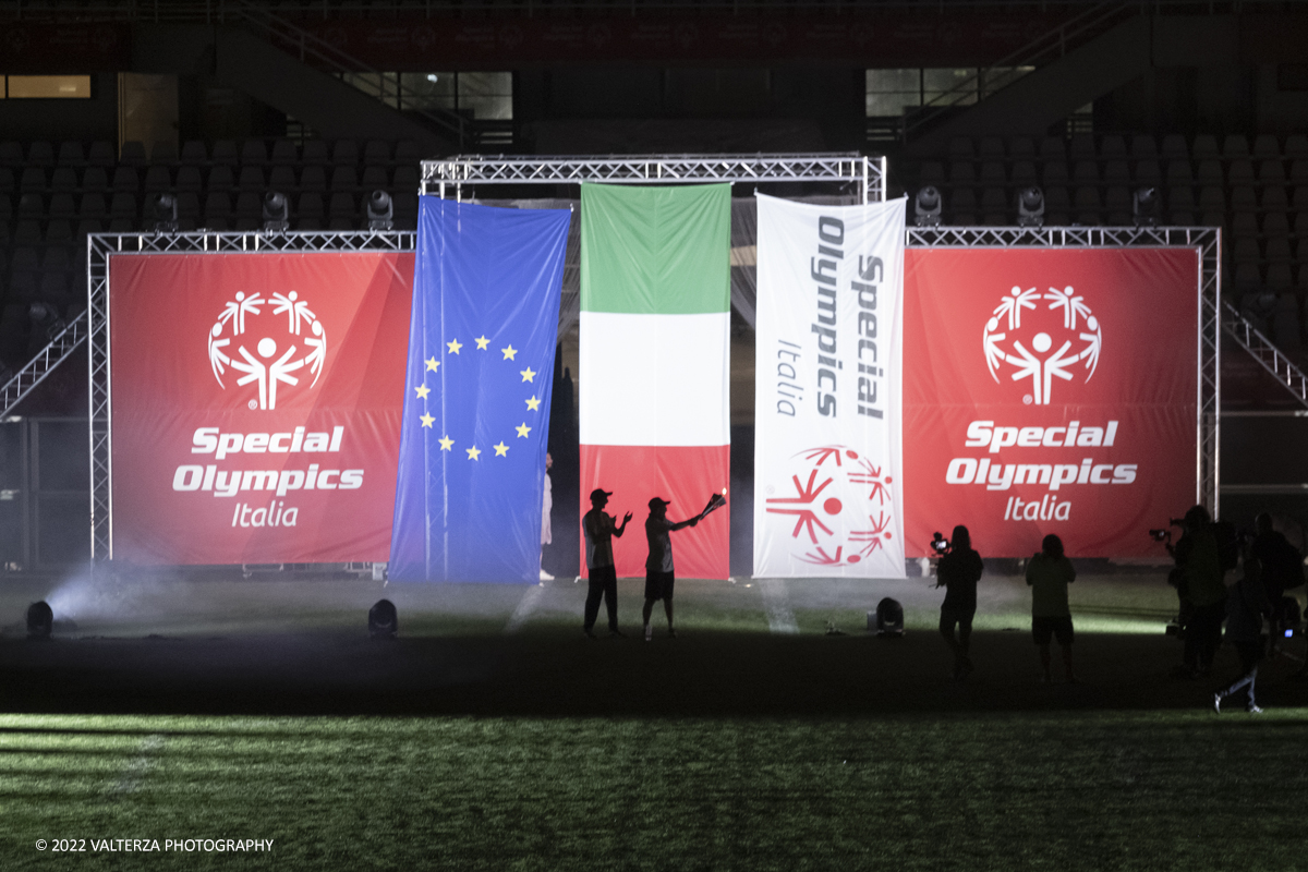 _DSF7286.jpg - 5/06/2022. Torino. Si sono aperti ufficialmente i XXXVII Giochi Nazionali Estivi Special Olympics di Torino 2022, la piÃ¹ grande manifestazione sportiva dedicata a persone con disabilitÃ  intellettive mai realizzata in Italia con 3000 atleti e 20 discipline sportive. Nella foto l'arrivo della torcia olimpica e l'accensione del tripode