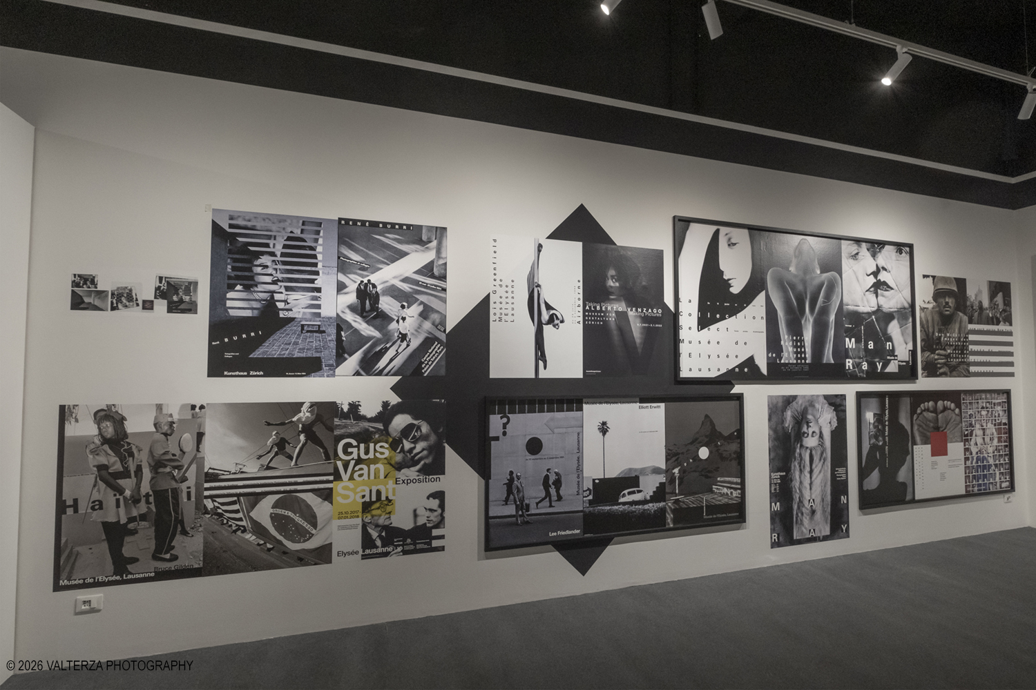 _DSF6998.jpg - 17/06/2026.Torino. La stagione estiva di CAMERA si apre con due mostre originali curate dal nuovo direttore artistico F. Hebel. Qui la mostra dedicata al celebre grafico svizzero  ð�—ªð�—²ð�—¿ð�—»ð�—²ð�—¿ ð�—�ð�—²ð�—¸ð�—²ð�—¿. Nella foto parte dell'allestimento con i manifesti di ð�—ªð�—²ð�—¿ð�—»ð�—²ð�—¿ ð�—�ð�—²ð�—¸ð�—²ð�—¿