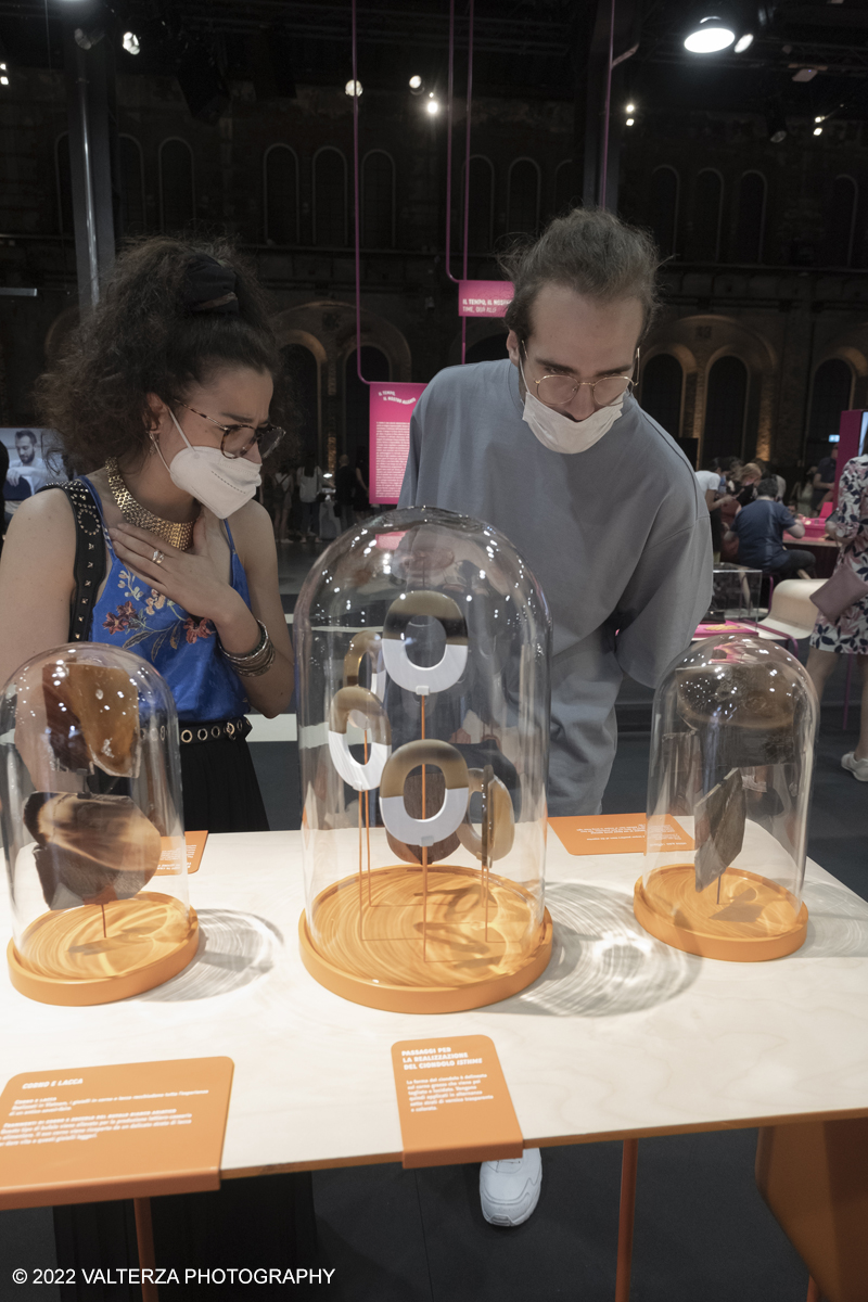 _DSF1232.jpg - 22/05/2022. Torino. Undici artigiani appartenenti a dieci mÃ©tier della maison HermÃ¨s sono arrivati alle Ogr con le loro borse degli attrezzi ed i loro materiali per mostrare i loro savoir-faire. Nella foto