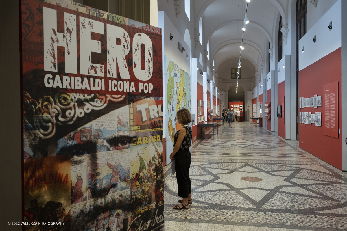 DSCF0170.jpg - 14/07/2022. Torino. La mostra, Ã¨ dedicata alla narrazione e al mito che si Ã¨ sviluppato intorno allâ€™Eroe dei due mondi: una figura iconica nata a metÃ  dellâ€™Ottocento e la cui onda lunga si propaga sino ai giorni nostri. Nella foto il grande salone del Museo del Risorgimento dove si sviluppa la mostra