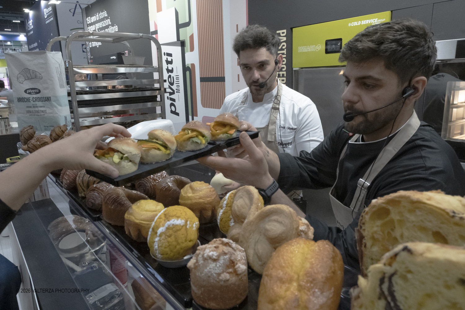 DSCF3435.jpg - 15/03/2026. Torino. Nel Padiglione 3 del Lingotto Fiere di Torino si svolge la terza edizione di Horeca Expoforum. Con oltre 300 brand italiani e internazionali presenti e circa 100 eventi in tre giorni, Horeca Expoforum si conferma piattaforma di riferimento per ristorazione, hotellerie e food service, punto di incontro fra innovazione, formazione e networking. Al centro dellâ€™inaugurazione il tema dello spreco alimentare. Nella foto