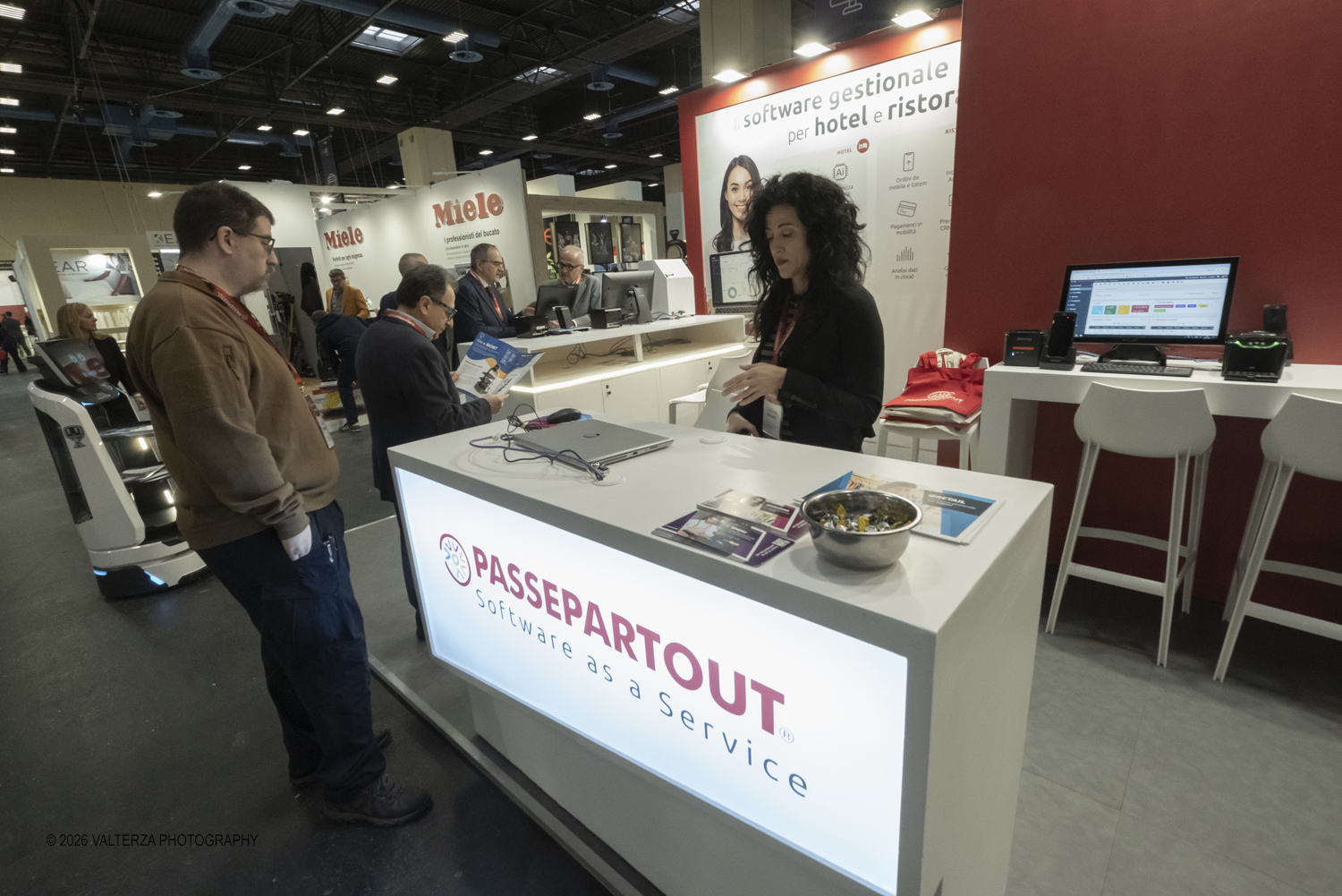 _DSF6106.jpg - 15/03/2026. Torino. Nel Padiglione 3 del Lingotto Fiere di Torino si svolge la terza edizione di Horeca Expoforum. Con oltre 300 brand italiani e internazionali presenti e circa 100 eventi in tre giorni, Horeca Expoforum si conferma piattaforma di riferimento per ristorazione, hotellerie e food service, punto di incontro fra innovazione, formazione e networking. Al centro dellâ€™inaugurazione il tema dello spreco alimentare. Nella foto lo stand Passepartout  software gestionali