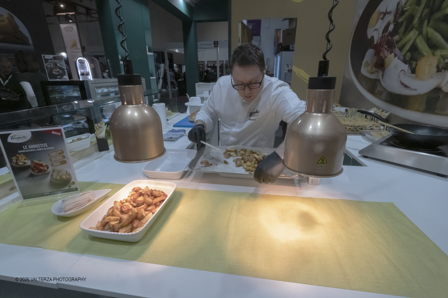 _DSF6277.jpg - 15/03/2026. Torino. Nel Padiglione 3 del Lingotto Fiere di Torino si svolge la terza edizione di Horeca Expoforum. Con oltre 300 brand italiani e internazionali presenti e circa 100 eventi in tre giorni, Horeca Expoforum si conferma piattaforma di riferimento per ristorazione, hotellerie e food service, punto di incontro fra innovazione, formazione e networking. Al centro dellâ€™inaugurazione il tema dello spreco alimentare. Nella foto Stand Bonduelle Food Service specialista nellâ€™alimentazione vegetale