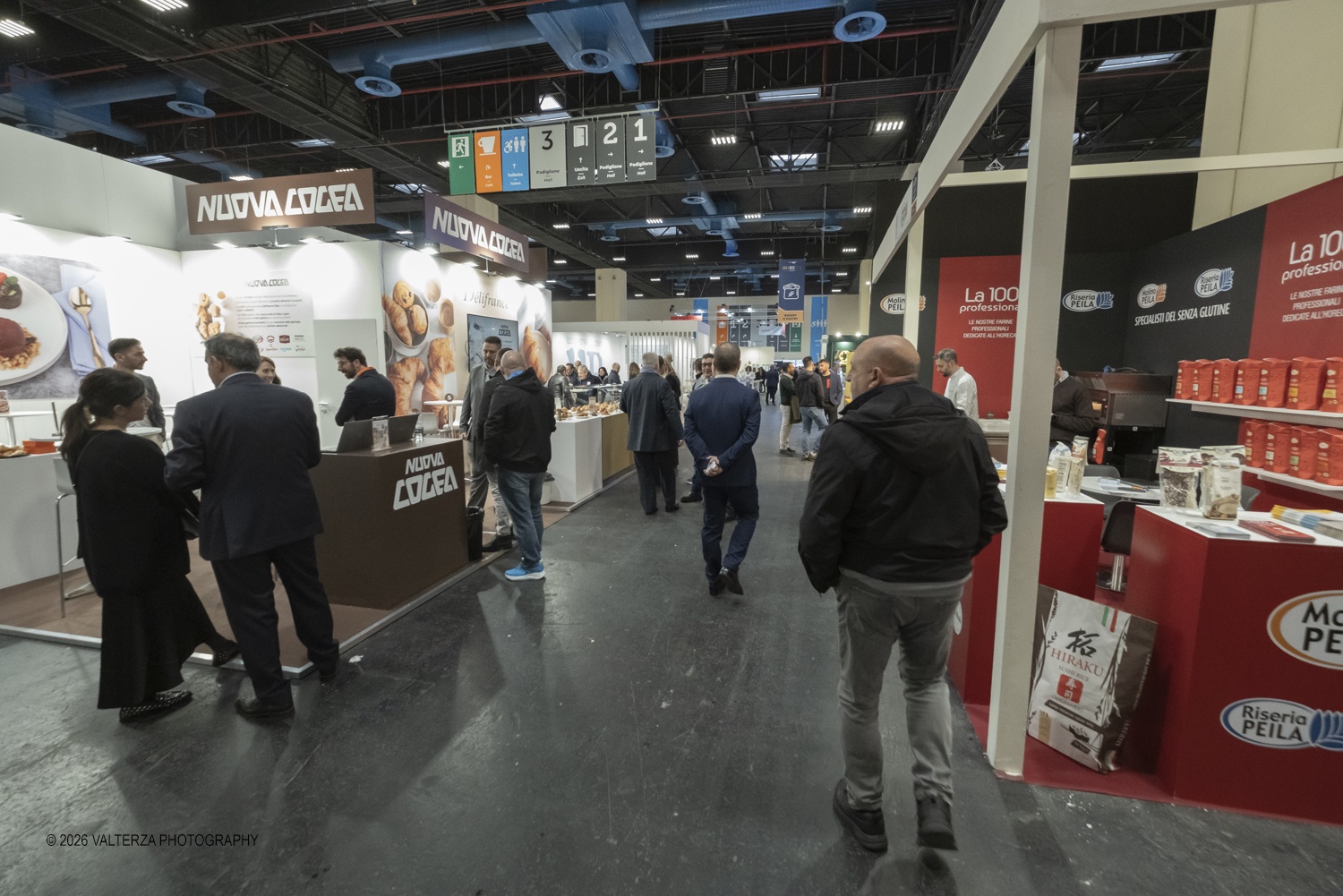_DSF6294.jpg - 15/03/2026. Torino. Nel Padiglione 3 del Lingotto Fiere di Torino si svolge la terza edizione di Horeca Expoforum. Con oltre 300 brand italiani e internazionali presenti e circa 100 eventi in tre giorni, Horeca Expoforum si conferma piattaforma di riferimento per ristorazione, hotellerie e food service, punto di incontro fra innovazione, formazione e networking. Al centro dellâ€™inaugurazione il tema dello spreco alimentare. Nella foto parte dell'allestimento della fiera