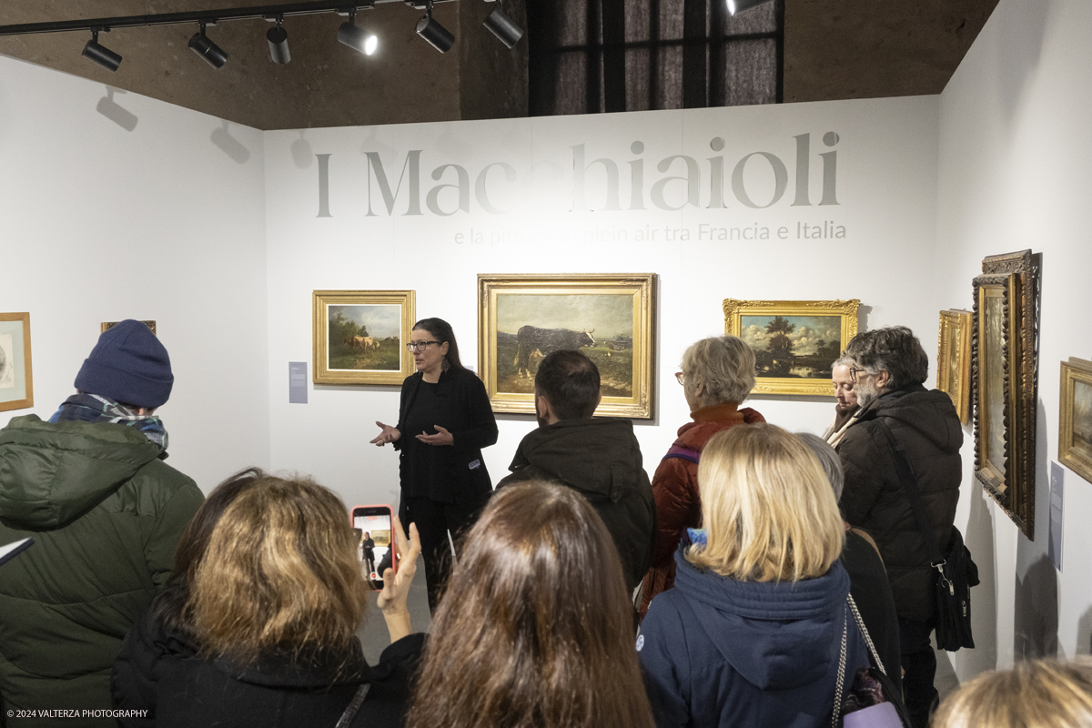 _DSF4360.jpg - 02/02/2024. Torino. I Macchiaioli e la pittura en plein air tra Francia e Italia, al Mastio della Cittadella fino al 1Â° aprile 2024 la mostra con 90 dipinti di 30 artisti. Nella foto visita guidata alla mostra della curatrice Simona Bartolena