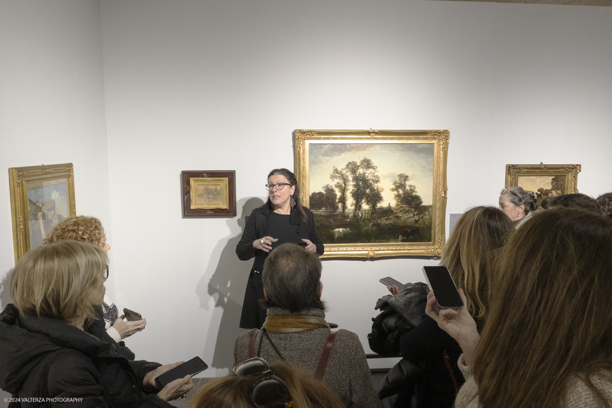 _DSF4428.jpg - 02/02/2024. Torino. I Macchiaioli e la pittura en plein air tra Francia e Italia, al Mastio della Cittadella fino al 1Â° aprile 2024 la mostra con 90 dipinti di 30 artisti. Nella foto visita guidata alla mostra della curatrice Simona Bartolena