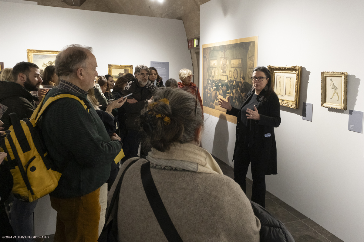 _DSF4480.jpg - 02/02/2024. Torino. I Macchiaioli e la pittura en plein air tra Francia e Italia, al Mastio della Cittadella fino al 1Â° aprile 2024 la mostra con 90 dipinti di 30 artisti. Nella foto visita guidata alla mostra della curatrice Simona Bartolena
