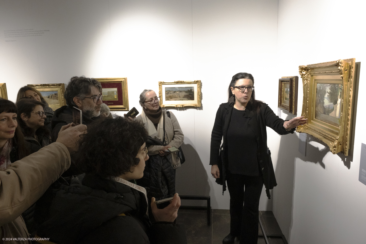 _DSF4654.jpg - 02/02/2024. Torino. I Macchiaioli e la pittura en plein air tra Francia e Italia, al Mastio della Cittadella fino al 1Â° aprile 2024 la mostra con 90 dipinti di 30 artisti. Nella foto visita guidata alla mostra della curatrice Simona Bartolena