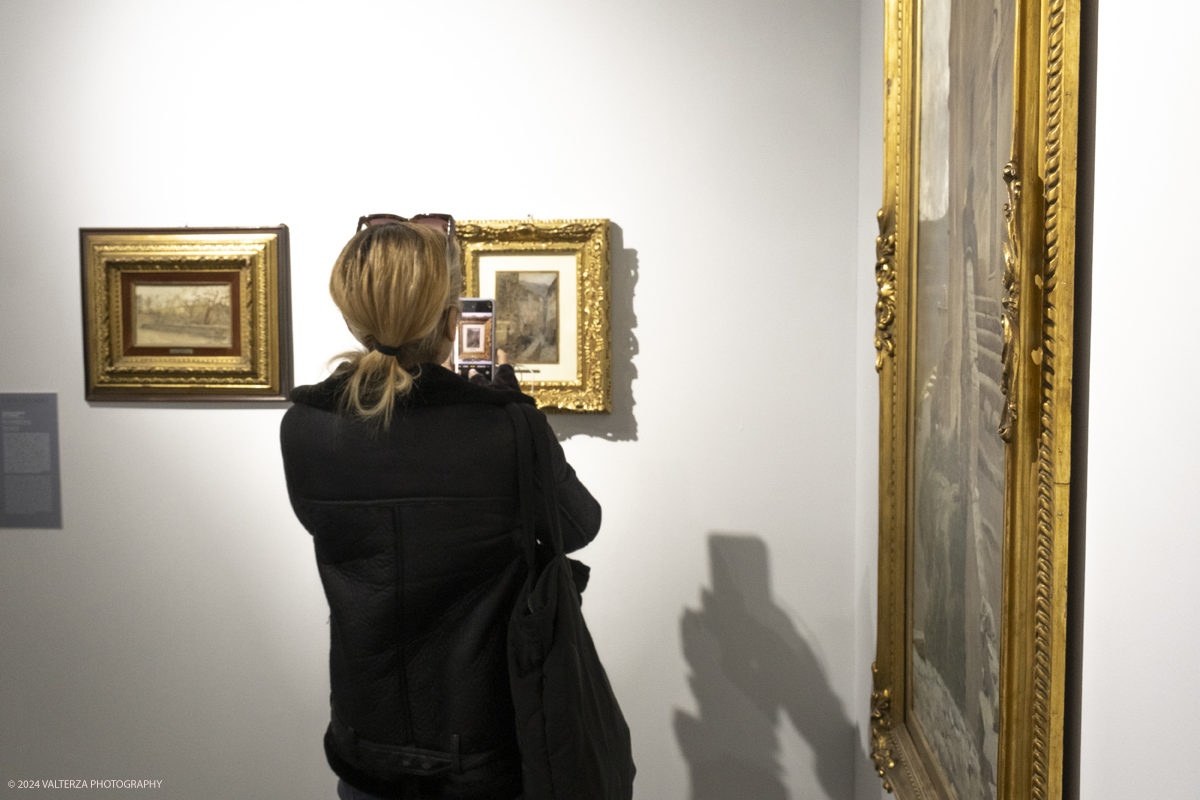 _DSF4749.jpg - 02/02/2024. Torino. I Macchiaioli e la pittura en plein air tra Francia e Italia, al Mastio della Cittadella fino al 1Â° aprile 2024 la mostra con 90 dipinti di 30 artisti. Nella foto in visita alla mostra