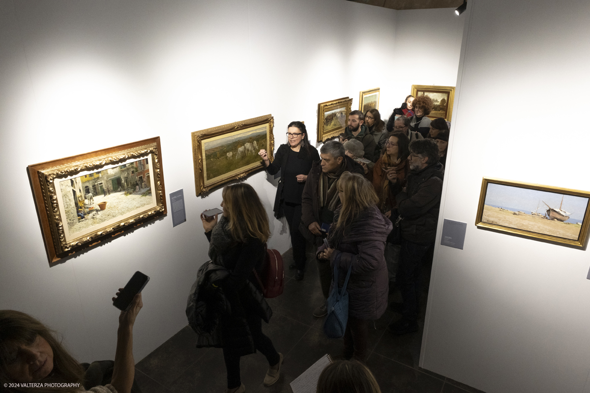 _DSF4776.jpg - 02/02/2024. Torino. I Macchiaioli e la pittura en plein air tra Francia e Italia, al Mastio della Cittadella fino al 1Â° aprile 2024 la mostra con 90 dipinti di 30 artisti. Nella foto visita guidata alla mostra della curatrice Simona Bartolena