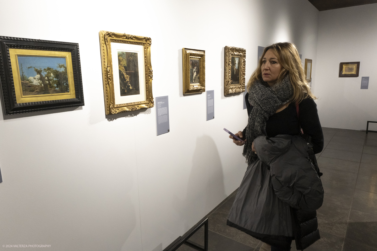 _DSF4974.jpg - 02/02/2024. Torino. I Macchiaioli e la pittura en plein air tra Francia e Italia, al Mastio della Cittadella fino al 1Â° aprile 2024 la mostra con 90 dipinti di 30 artisti. Nella foto in visita alla mostra