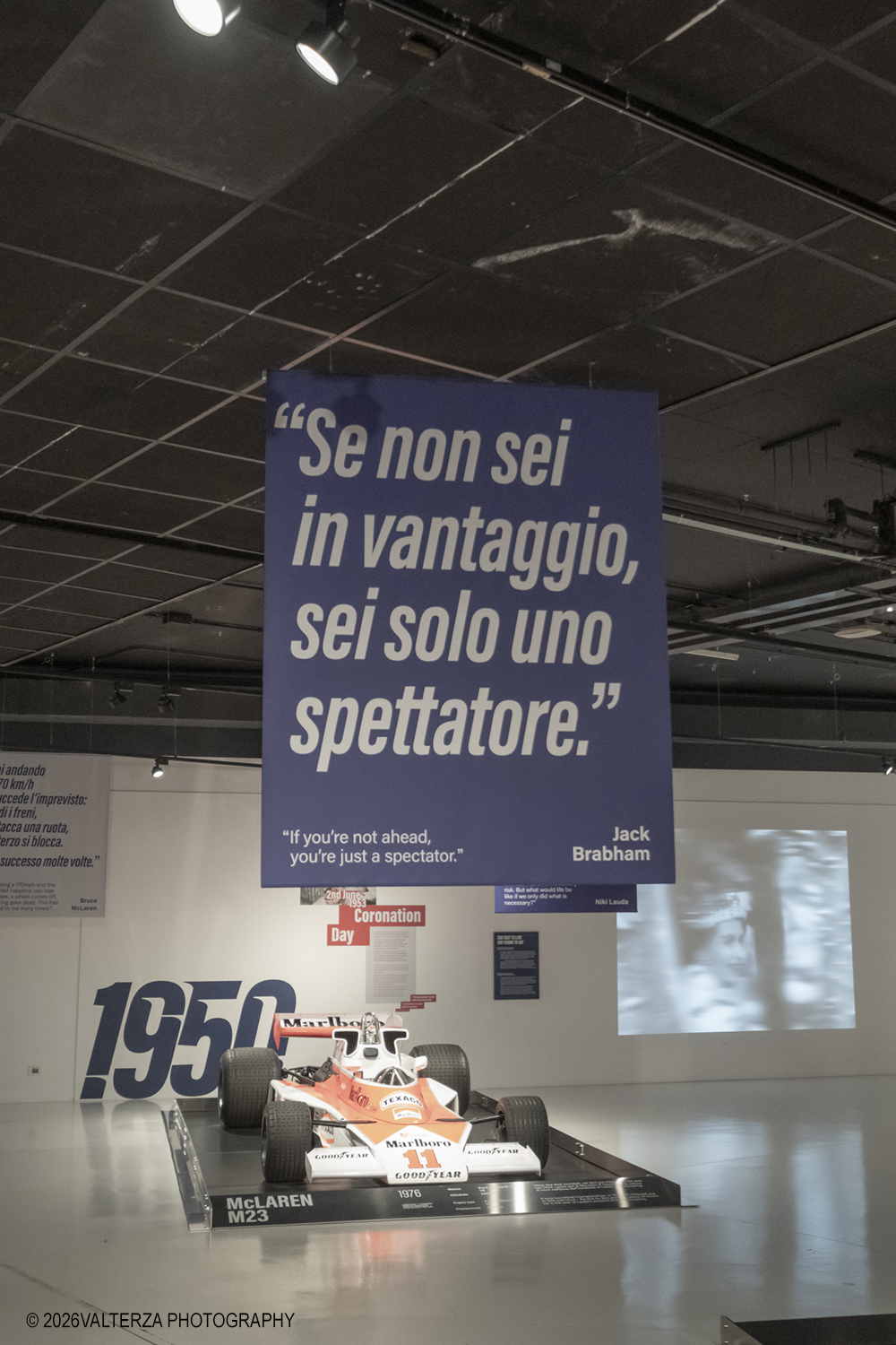 _DSF4293.jpg - 17/06/2026. Torino. La mostra "I Nemici del Drake. Enzo Ferrari e le scuderie inglesi" Ã¨ l'esposizione temporanea in corso al MAUTO . La mostra racconta la leggendaria rivalitÃ  tra Enzo Ferrari (soprannominato il "Drake") e i costruttori britannici. I team inglesi venivano ironicamente definiti da Ferrari come "garagisti"