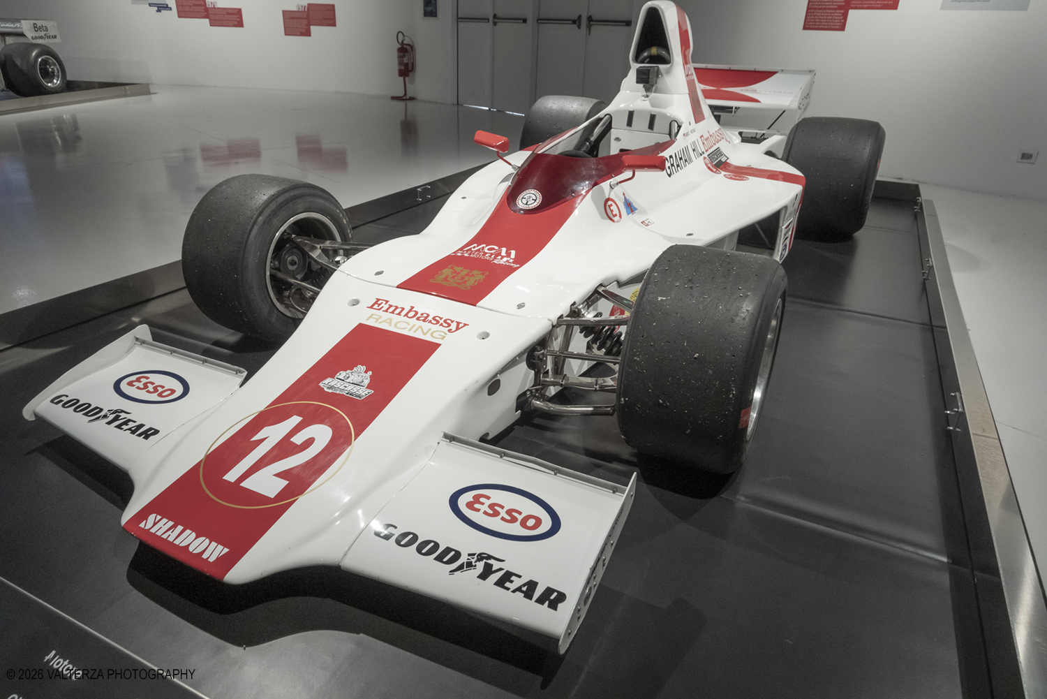_DSF7260.jpg - 17/06/2026. Torino. La mostra "I Nemici del Drake. Enzo Ferrari e le scuderie inglesi" Ã¨ l'esposizione temporanea in corso al MAUTO . La mostra racconta la leggendaria rivalitÃ  tra Enzo Ferrari (soprannominato il "Drake") e i costruttori britannici. I team inglesi venivano ironicamente definiti da Ferrari come "garagisti"