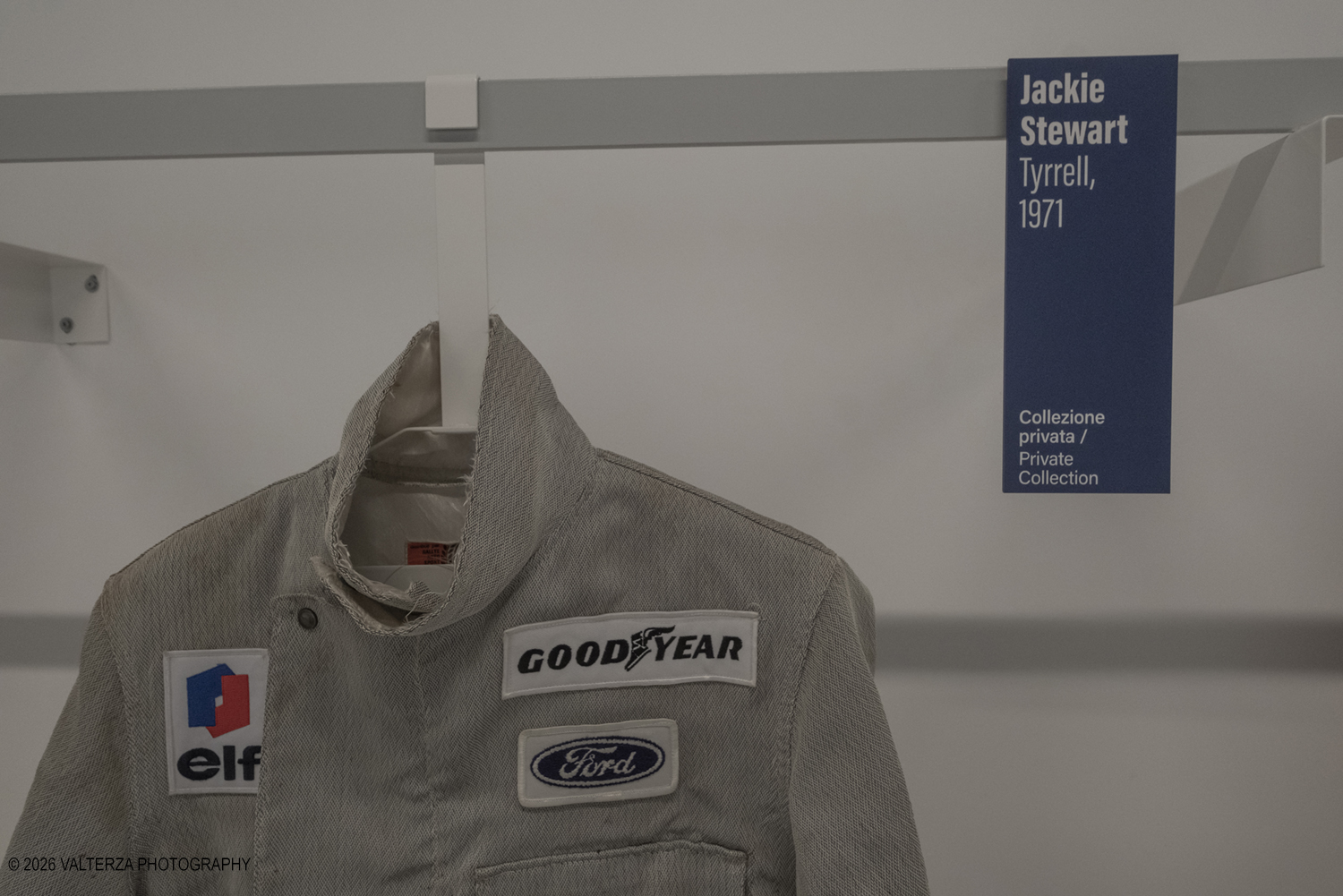 _DSF7306.jpg - 17/06/2026. Torino. La mostra "I Nemici del Drake. Enzo Ferrari e le scuderie inglesi" Ã¨ l'esposizione temporanea in corso al MAUTO . La mostra racconta la leggendaria rivalitÃ  tra Enzo Ferrari (soprannominato il "Drake") e i costruttori britannici. I team inglesi venivano ironicamente definiti da Ferrari come "garagisti" Tute di Piloti del tempo