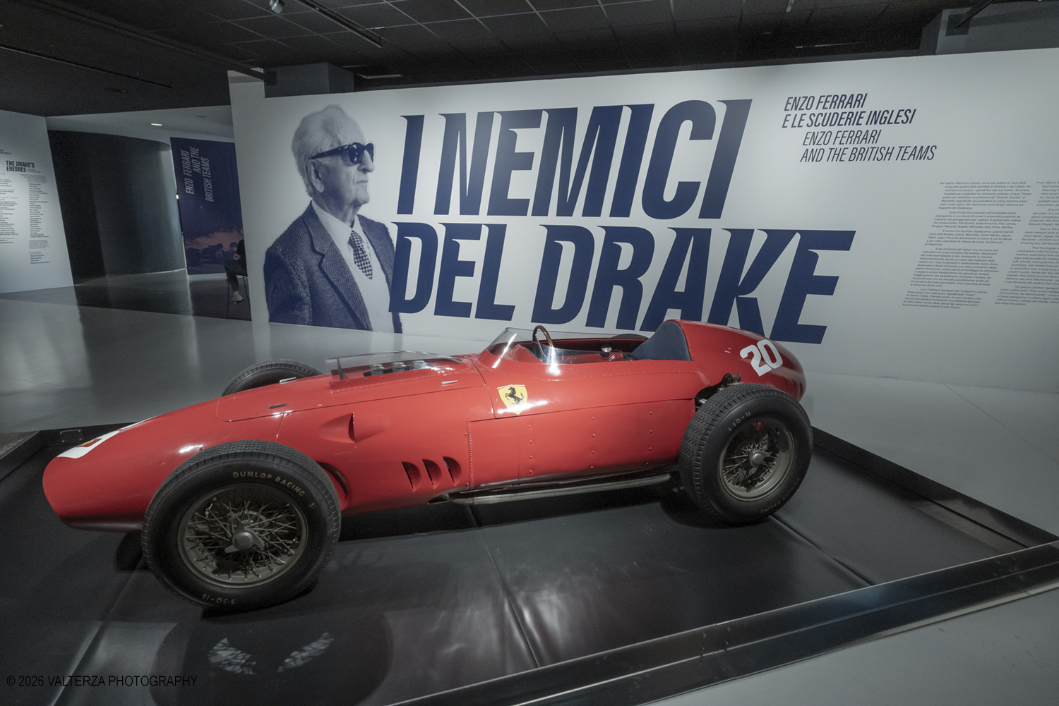 _DSF7624.jpg - 17/06/2026. Torino. La mostra "I Nemici del Drake. Enzo Ferrari e le scuderie inglesi" Ã¨ l'esposizione temporanea in corso al MAUTO . La mostra racconta la leggendaria rivalitÃ  tra Enzo Ferrari (soprannominato il "Drake") e i costruttori britannici. I team inglesi venivano ironicamente definiti da Ferrari come "garagisti"