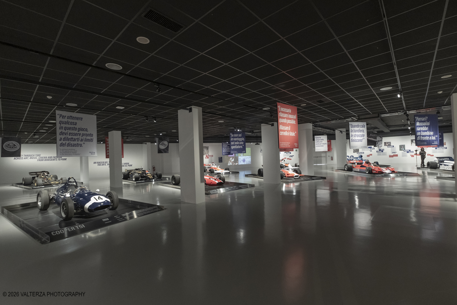 _DSF7682.jpg - 17/06/2026. Torino. La mostra "I Nemici del Drake. Enzo Ferrari e le scuderie inglesi" Ã¨ l'esposizione temporanea in corso al MAUTO . La mostra racconta la leggendaria rivalitÃ  tra Enzo Ferrari (soprannominato il "Drake") e i costruttori britannici. I team inglesi venivano ironicamente definiti da Ferrari come "garagisti"