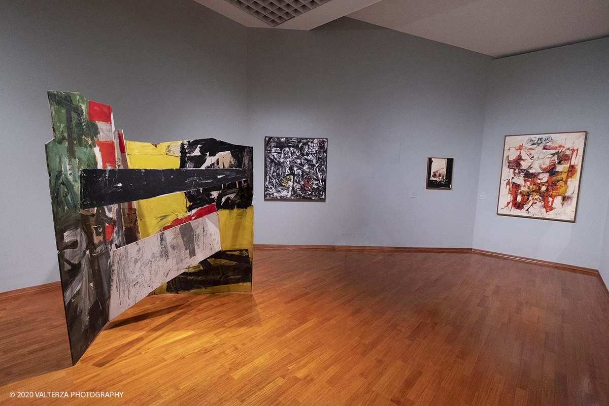 _DSF6083.jpg - 25/09/2020. Torino.  Il nuovo allestimento della collezione del Novecento storico della GAM di Torino. Nella foto sala n.12 dedicata al tema Declinazione della pittura informale