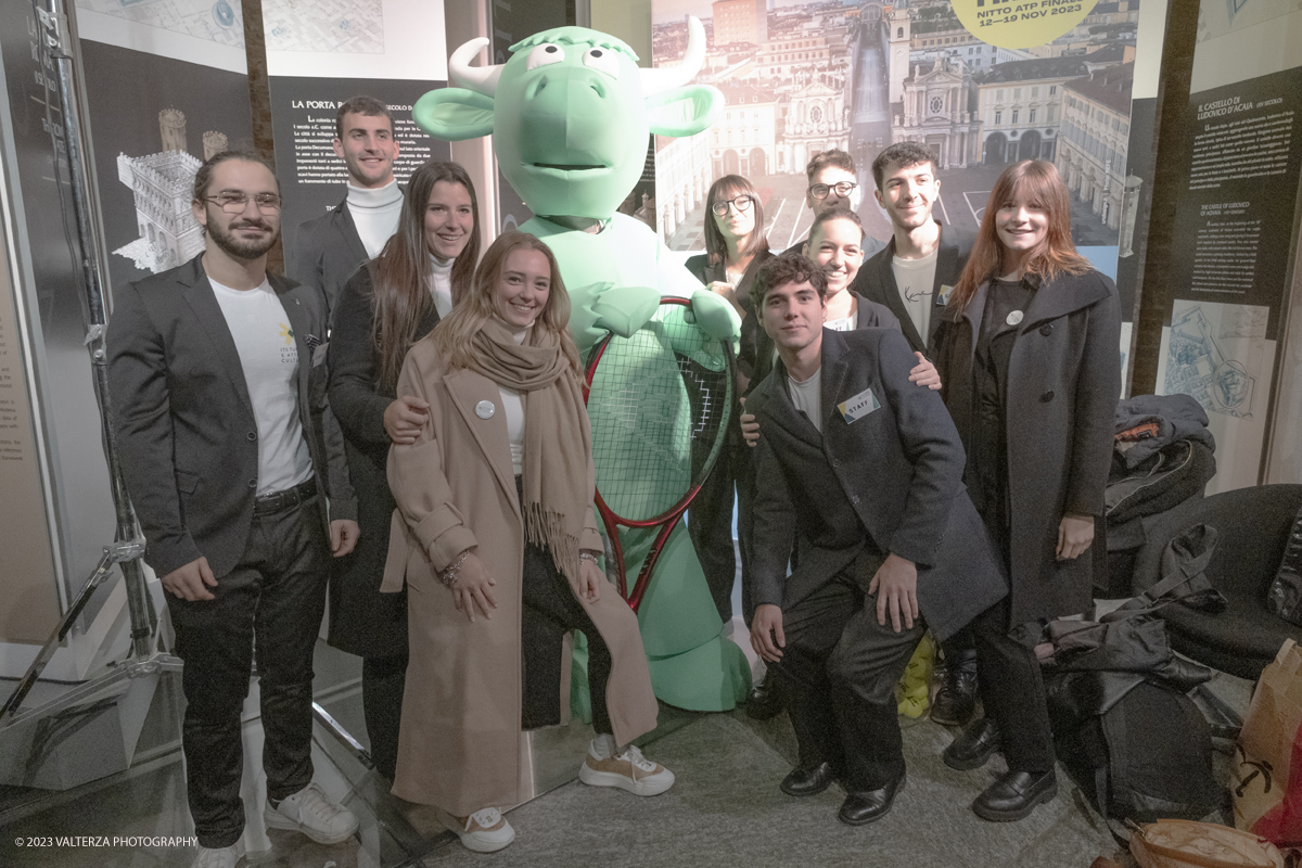 _DSF4962.jpg - 10/11/2023. Torino. Con il taglio del nastro alla presenza delle autoritÃ , questa mattina in piazza Castello sono stati ufficialmente inaugurati gli spazi di Casa Tennis, Casa Gusto e Casa Media. Nella foto il gruppo dello staff della cittÃ  per le ATP Finals