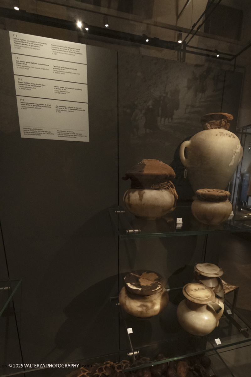 _DSF2908.jpg - 04/12/2025. Torino. Il riallestimento della Sala 7 del Museo Egizio di Torino, dedicata al corredo funerario di Kha e Merit, Ã¨ stato inaugurato il 4 dicembre 2025. I lavori di aggiornamento erano iniziati il 7 ottobre 2025. Nella foto "una dispensa per l'aldilÃ " Anfore di stoccaggio