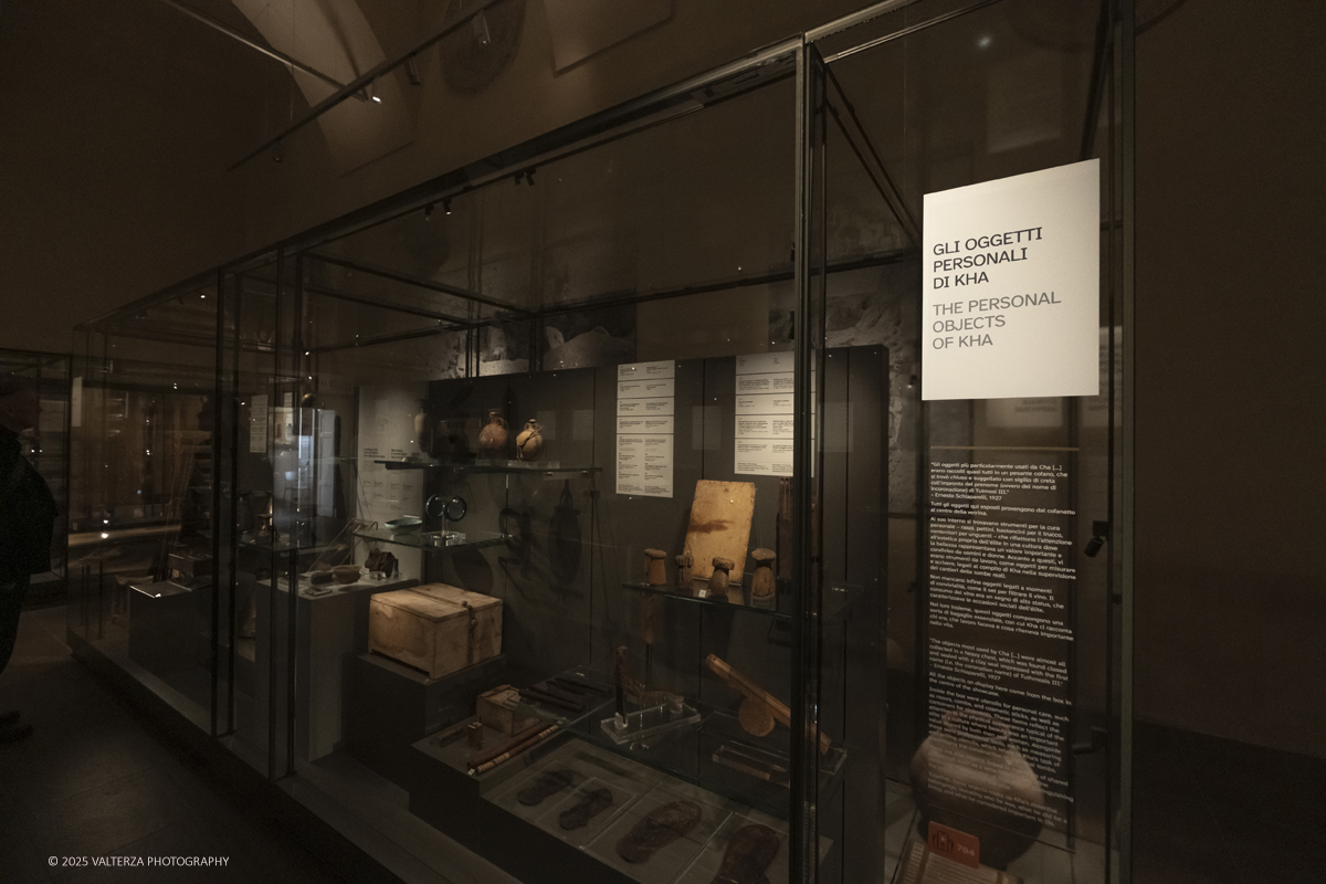 _DSF2984.jpg - 04/12/2025. Torino. Il riallestimento della Sala 7 del Museo Egizio di Torino, dedicata al corredo funerario di Kha e Merit, Ã¨ stato inaugurato il 4 dicembre 2025. I lavori di aggiornamento erano iniziati il 7 ottobre 2025. Nella foto oggetti personali di Kha