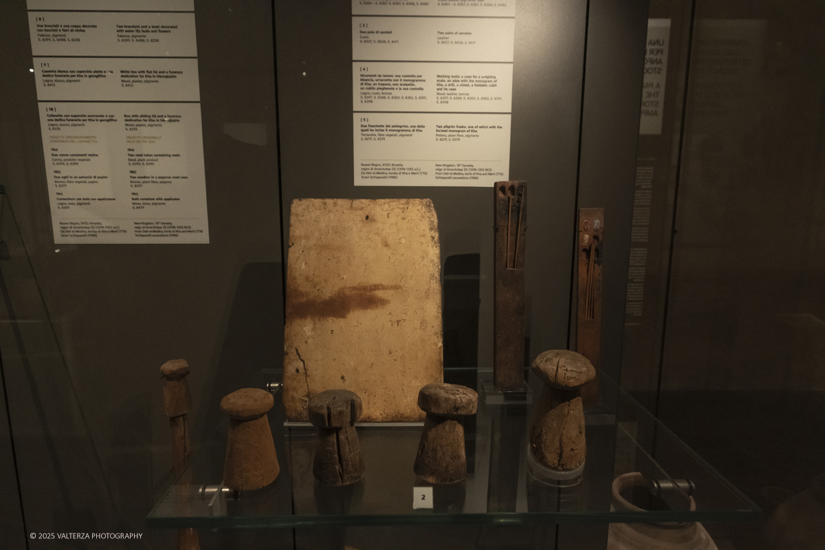_DSF2987.jpg - 04/12/2025. Torino. Il riallestimento della Sala 7 del Museo Egizio di Torino, dedicata al corredo funerario di Kha e Merit, Ã¨ stato inaugurato il 4 dicembre 2025. I lavori di aggiornamento erano iniziati il 7 ottobre 2025. Nella foto oggetti personali di Kha