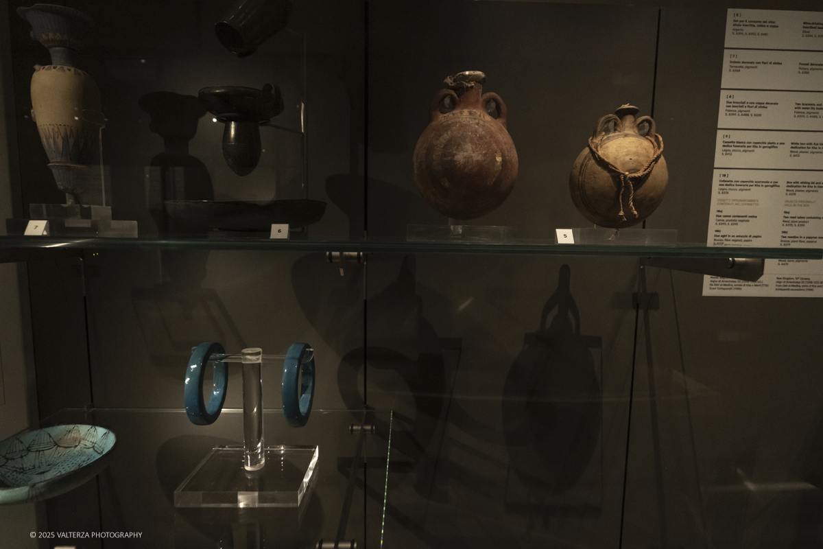 _DSF2990.jpg - 04/12/2025. Torino. Il riallestimento della Sala 7 del Museo Egizio di Torino, dedicata al corredo funerario di Kha e Merit, Ã¨ stato inaugurato il 4 dicembre 2025. I lavori di aggiornamento erano iniziati il 7 ottobre 2025. Nella foto oggetti personali di Kha