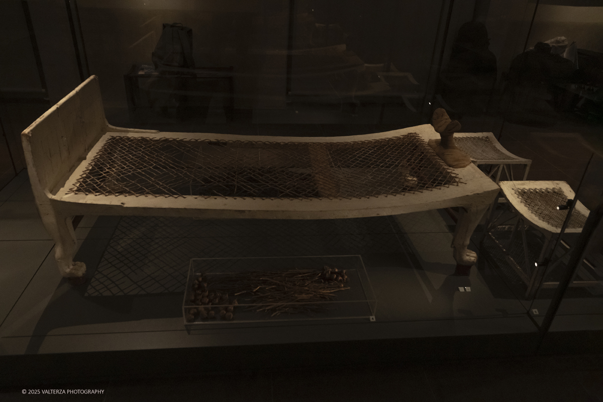 _DSF2997.jpg - 04/12/2025. Torino. Il riallestimento della Sala 7 del Museo Egizio di Torino, dedicata al corredo funerario di Kha e Merit, Ã¨ stato inaugurato il 4 dicembre 2025. I lavori di aggiornamento erano iniziati il 7 ottobre 2025. Nella foto il letto di Merit